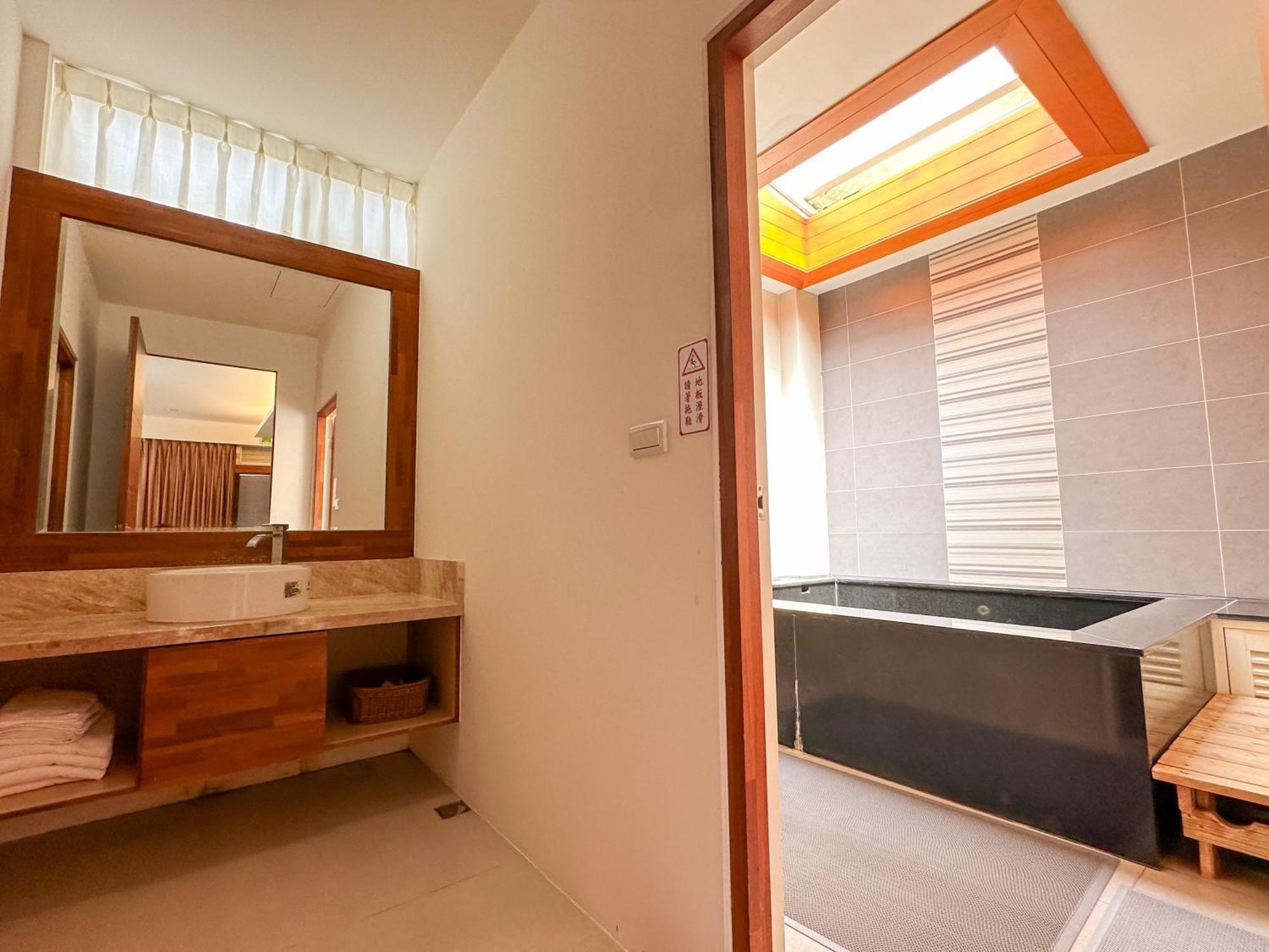 Bed and Breakfast Yage Hotspring House Jiaoxi Exterior foto